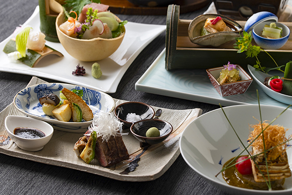 会食　パーティ　宴会　宴会場　バンケット　コース料理　西洋料理　日本料理