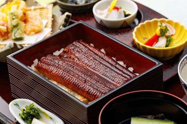 鰻重ととうもろこしの天麩羅御膳