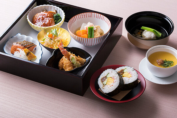 飯田橋エドモント日本料理平川のお祝いおこさまべんとう