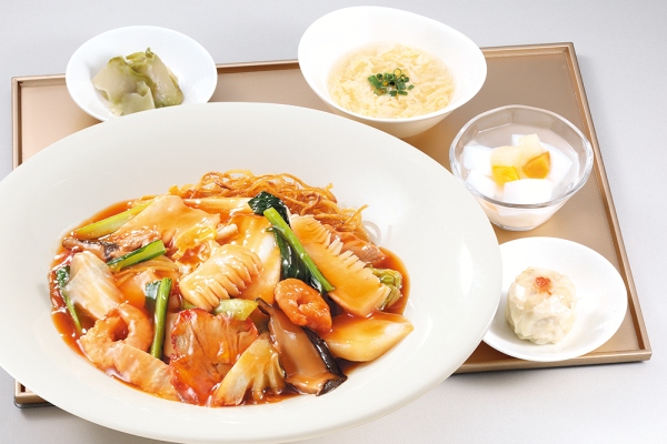 五目具だくさんあんかけやきそばセット