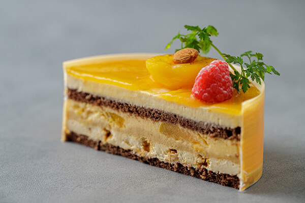 初夏のおすすめホールケーキ「プラリネ アブリコ」