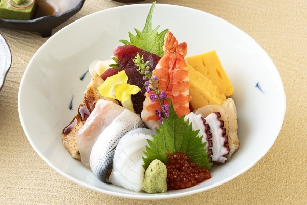 鮨　海彦　ちらしセット
